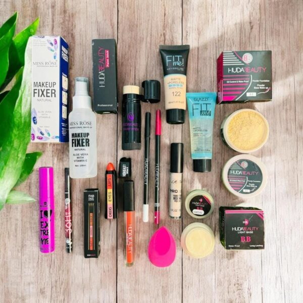 14 in 1 Makeup Deal - Image 3