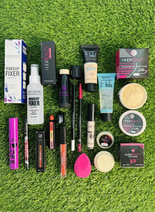 14 in 1 Makeup Deal - Image 2